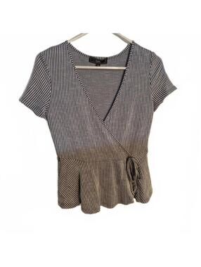 VIBE Faux Wrap Blue & White Short Sleeve Blouse Sz M